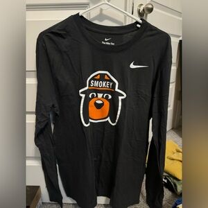 Women’s Nike Tennessee Vols Smokey long sleeve medium